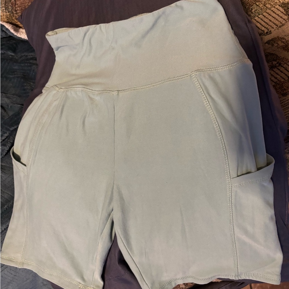 True craft athletic shorts lot of 2, gray, light blue, small  w pockets
